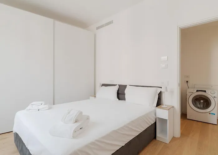 Guesthost - Cozy X4 In Navigli District * Mediolan