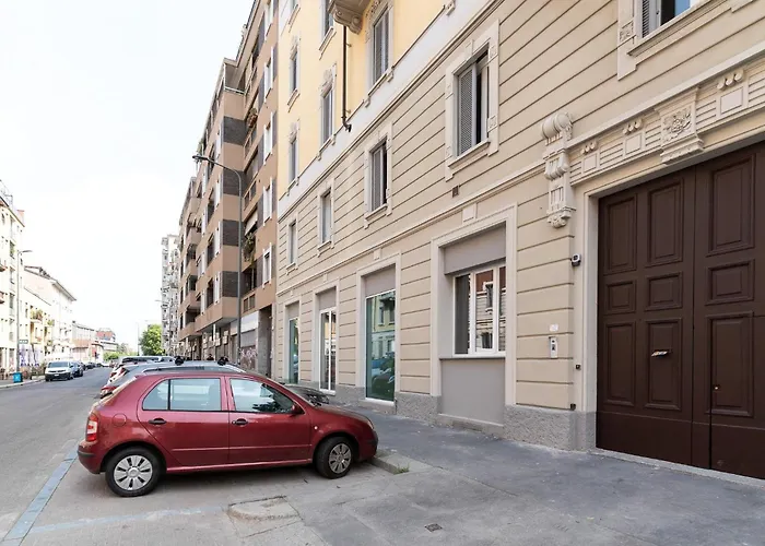 Guesthost - Cozy X4 In Navigli District Mediolan