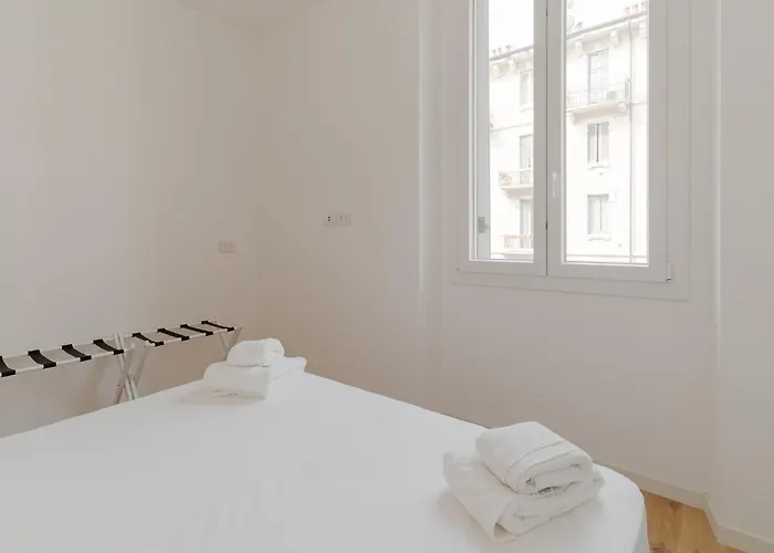 Guesthost - Cozy X4 In Navigli District Mediolan
